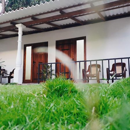 Akila Holiday Resort Хабарана Екстер'єр фото